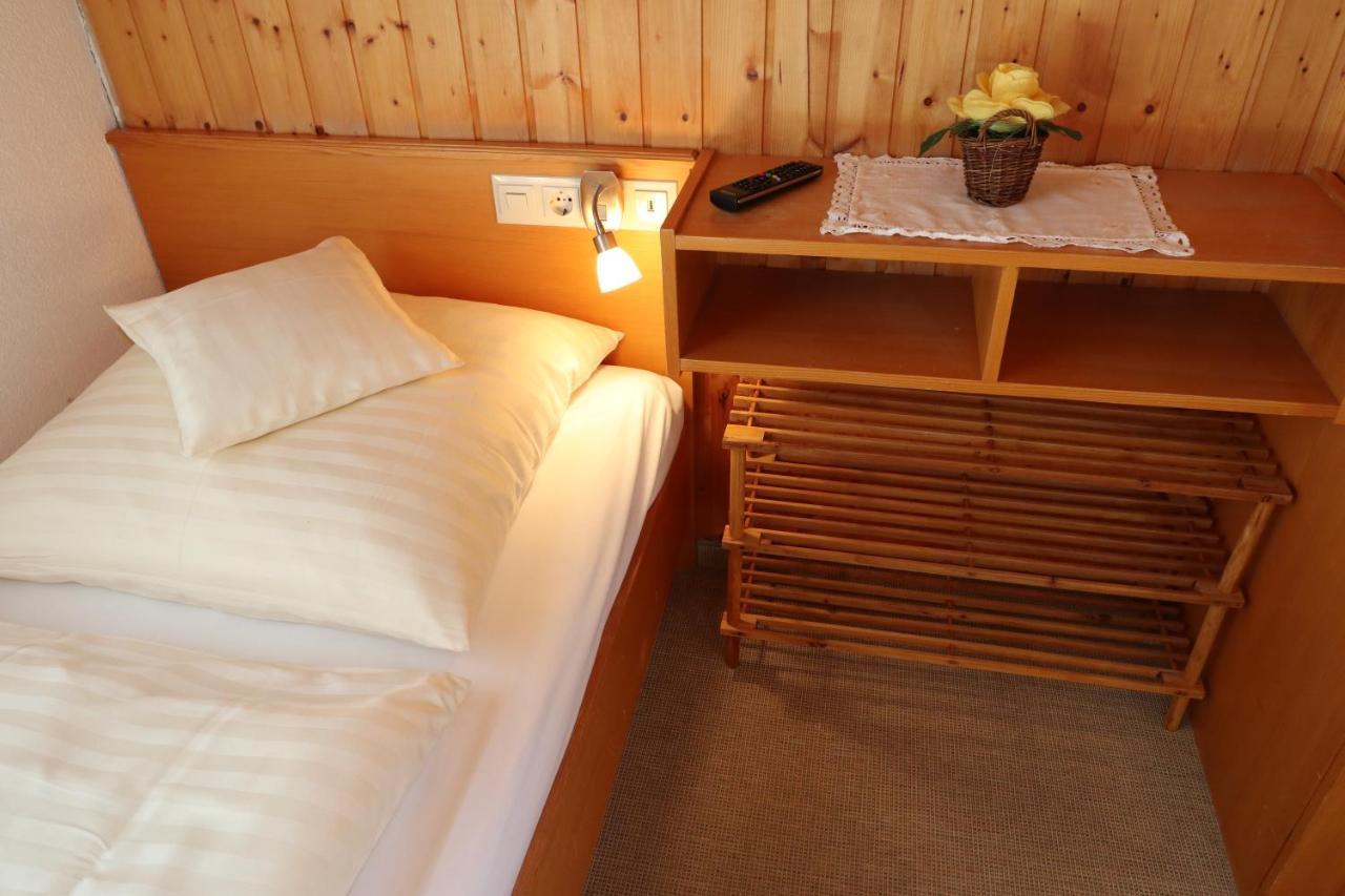 Hoehenpension Glashuette Bed&Breakfast Fruehstueckspension Hotel Garni Bonndorf im Schwarzwald Exterior foto